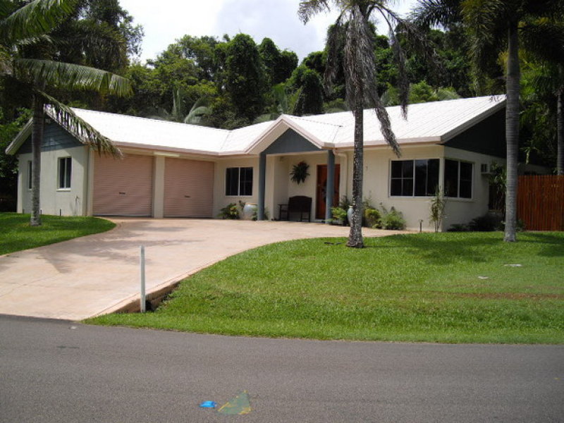 7 Ella Bay Road, Flying Fish Point, QLD 4860