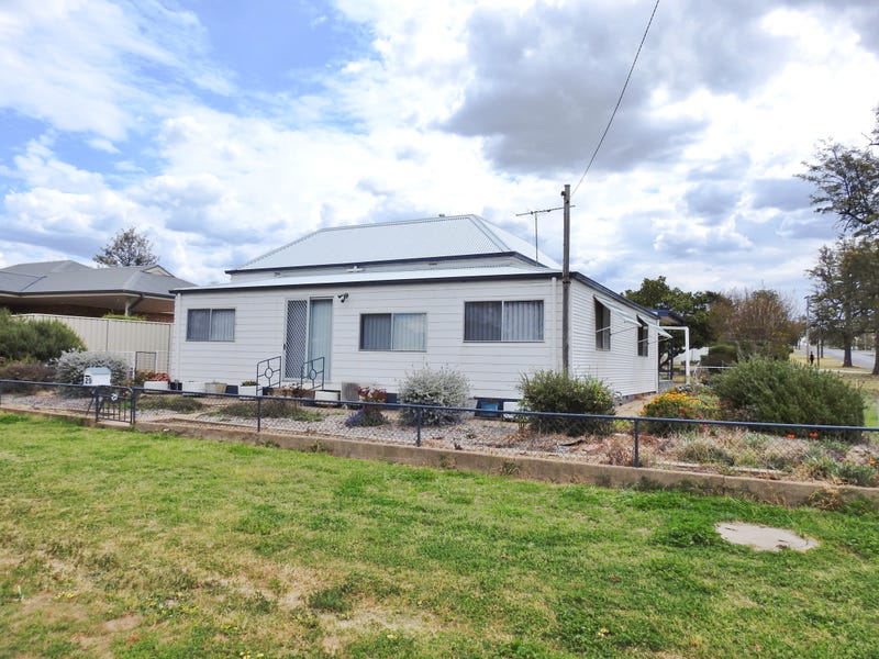 29 Murringo Street, Young, NSW 2594