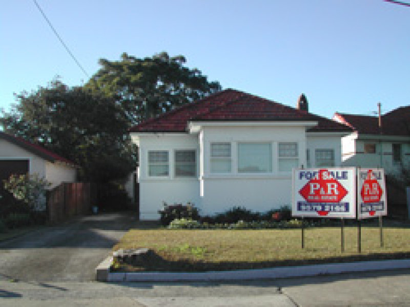 10 Roseland Avenue, Roselands, NSW 2196