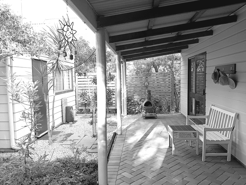 21 Shirley Street, Coochiemudlo Island, Qld 4184 Property Details