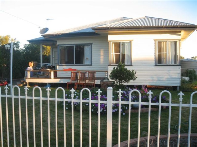 48 Russell Street, Wallumbilla, QLD 4428