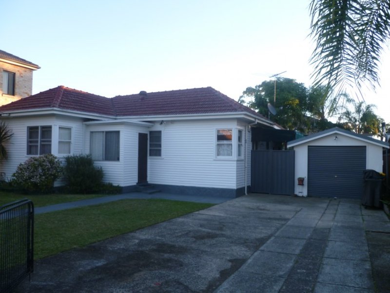 17 Sandra Avenue, Panania, NSW 2213