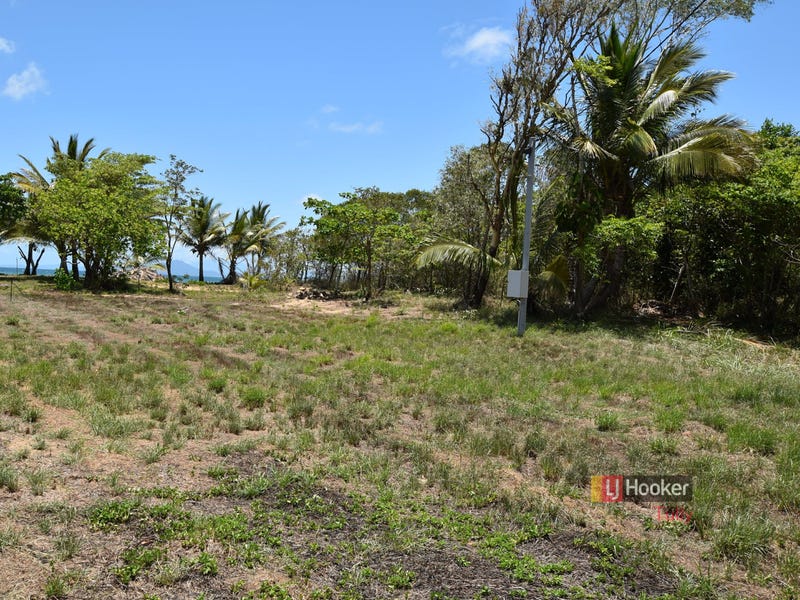 66 Luff Street, Hull Heads, Qld 4854