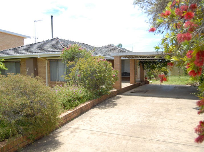 377 Victoria Street, Deniliquin, NSW 2710