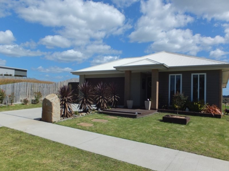 19 Bream Road, Lake Tyers Beach, VIC 3909