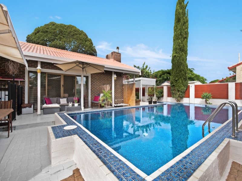 10 Airlie Avenue, Deception Bay, QLD 4508