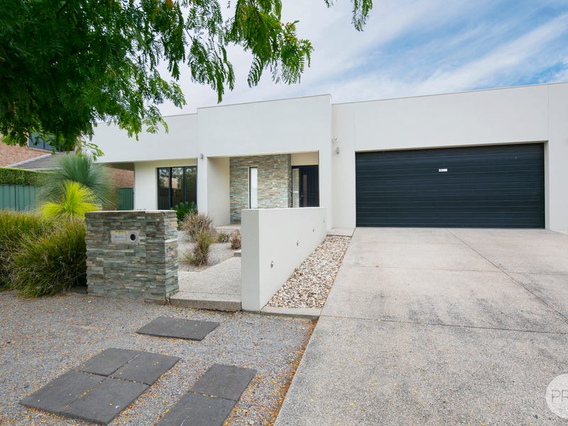 74 Faversham Avenue, Lake Gardens, VIC 3355