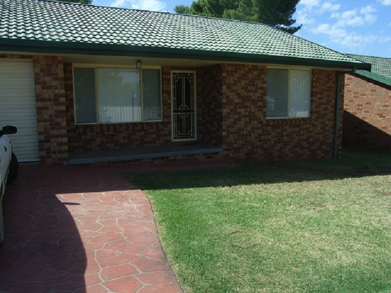 2/119 Victoria Street, Parkes, NSW 2870