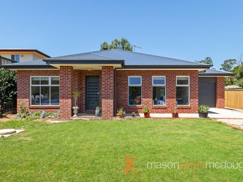 4 Scott Avenue, Kinglake West, VIC 3757
