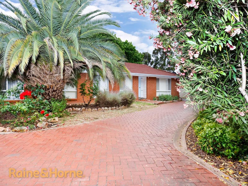 4 Canola Place, Estella, NSW 2650 Property Details