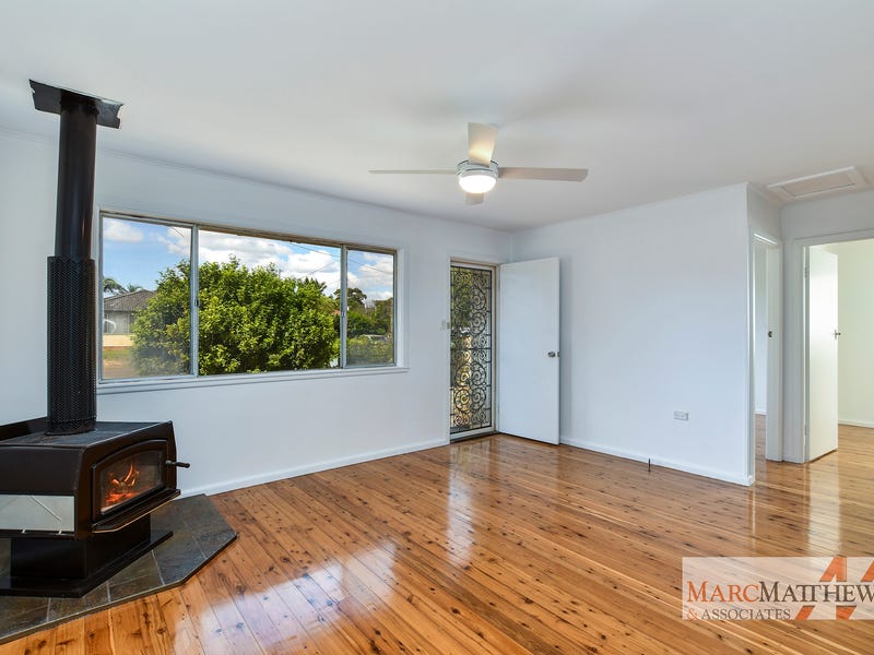 42 Dorothy Avenue, Woy Woy, NSW 2256
