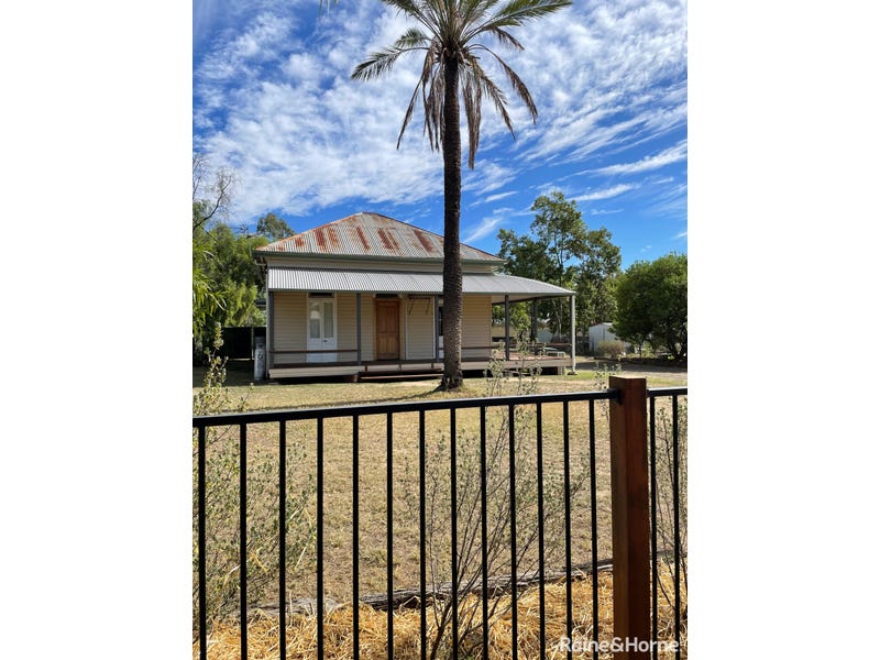 3 WILLIAM STREET, Roma, Qld 4455 Property Details