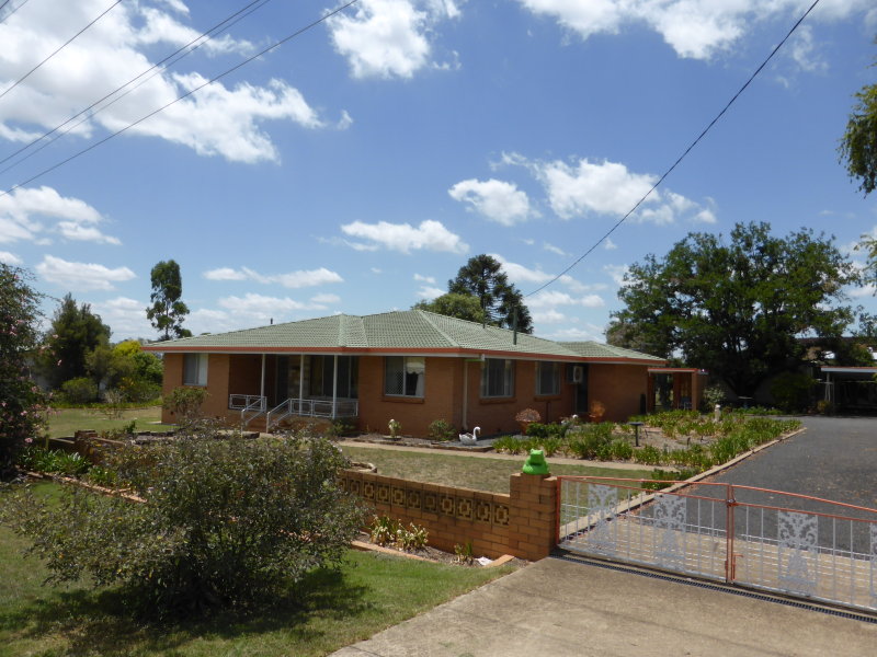 37 Toowoomba Road, Oakey, Qld 4401 Property Details