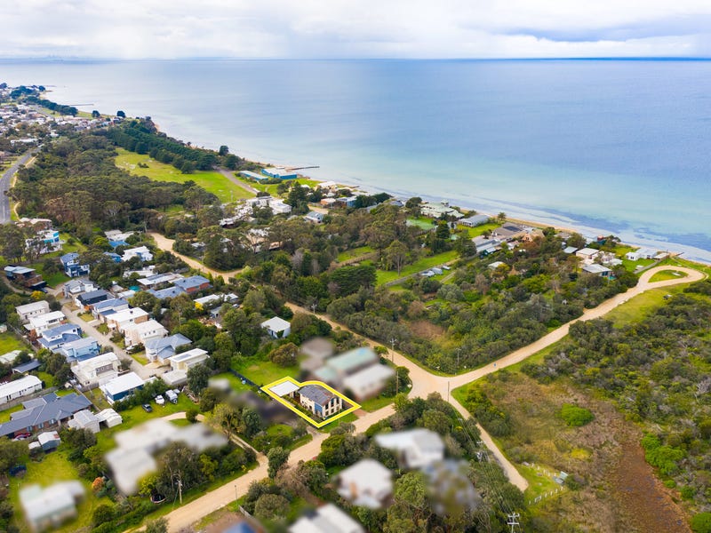32 Beach Road, St Leonards, VIC 3223