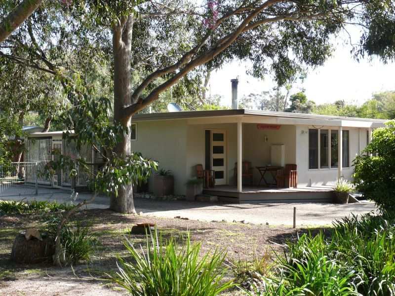 2527 Fifth Parade, Raymond Island, VIC 3880