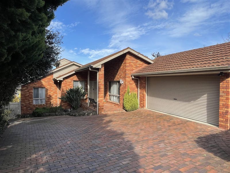 51 Edrington Park Drive, Berwick, Vic 3806