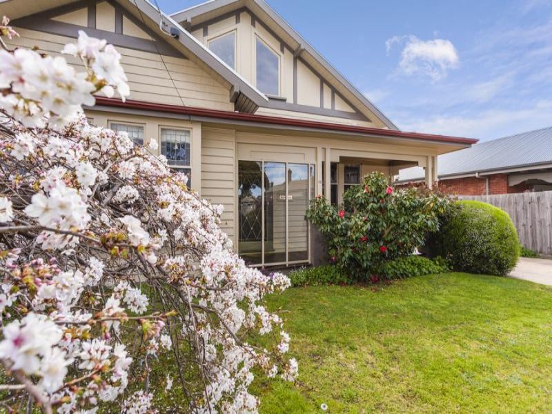 42 Lawton Avenue, Geelong West, VIC 3218