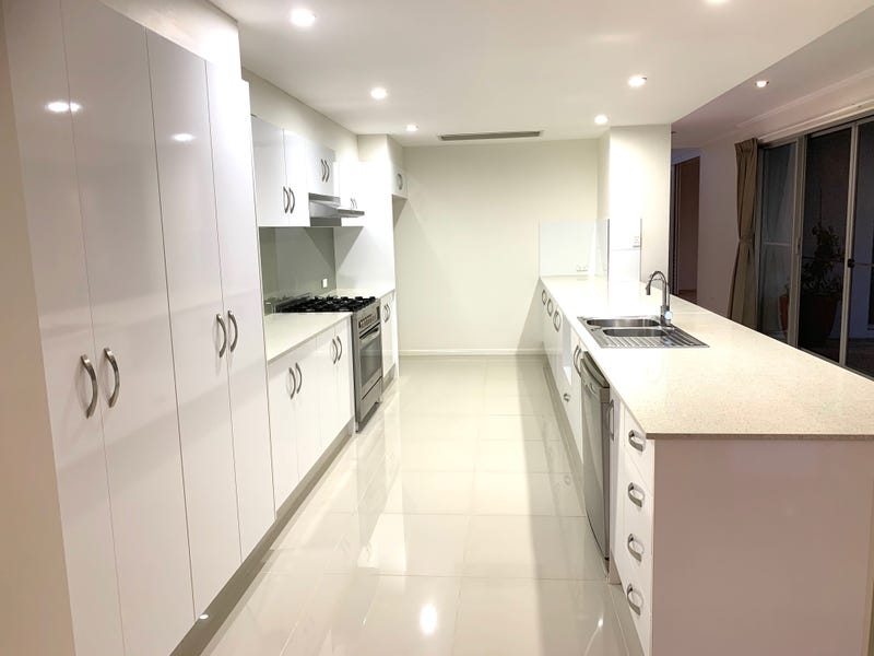 46 Harbour Rise, Hope Island, Qld 4212