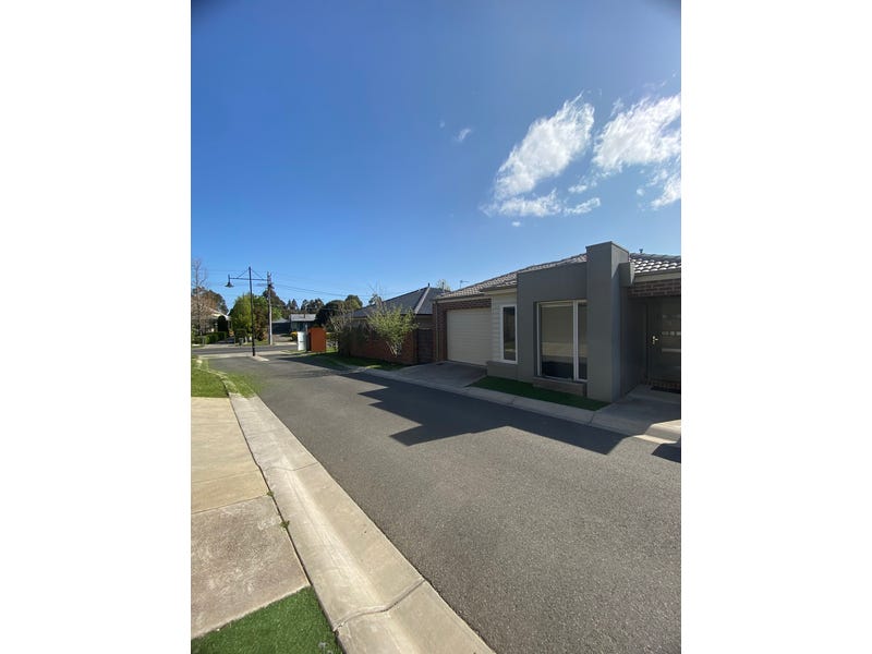 2 Rebellion Place, Ballarat East, VIC 3350
