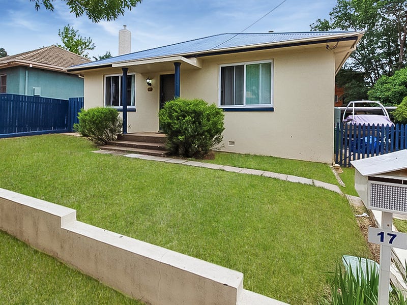 17 Crest Road, Crestwood, NSW 2620