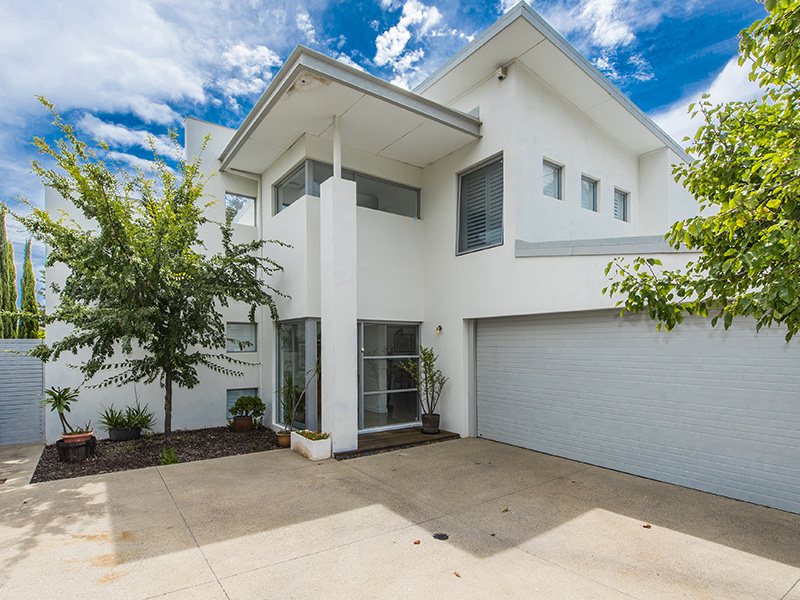 1B Cadd Street, Beaconsfield, WA 6162