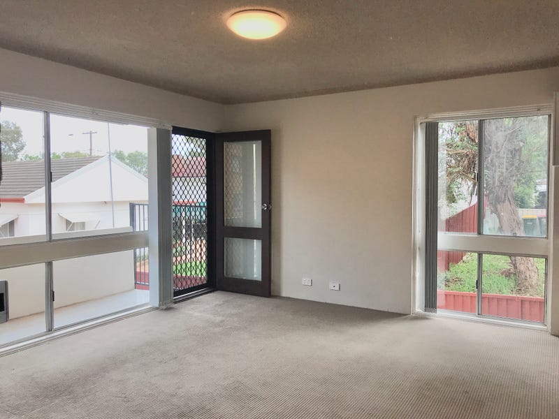 10/60 Lithgow Street, Campbelltown, NSW 2560