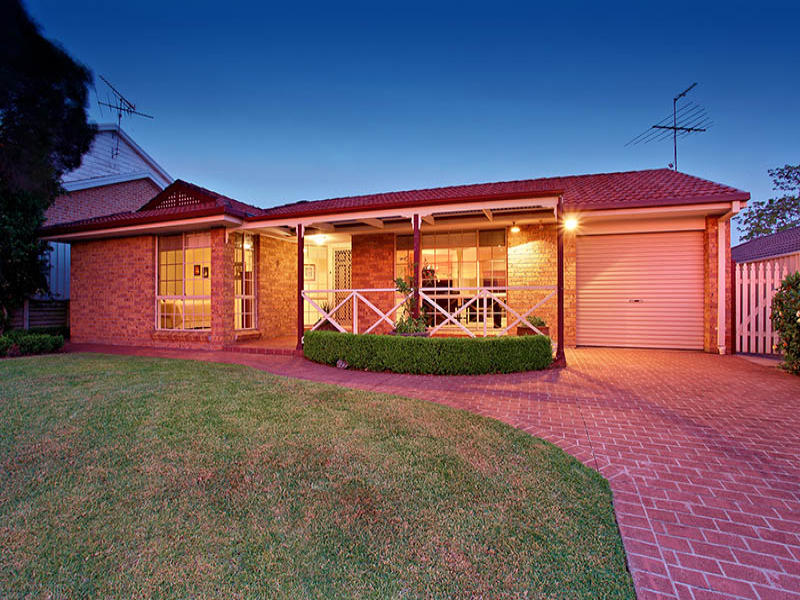 8 Ealing Place, Quakers Hill, NSW 2763
