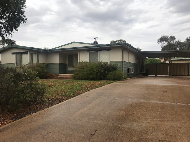 15 Collins Street, Wickepin, WA 6370