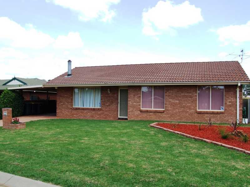 13 Gosse Court Westdale NSW 2340 Property Details