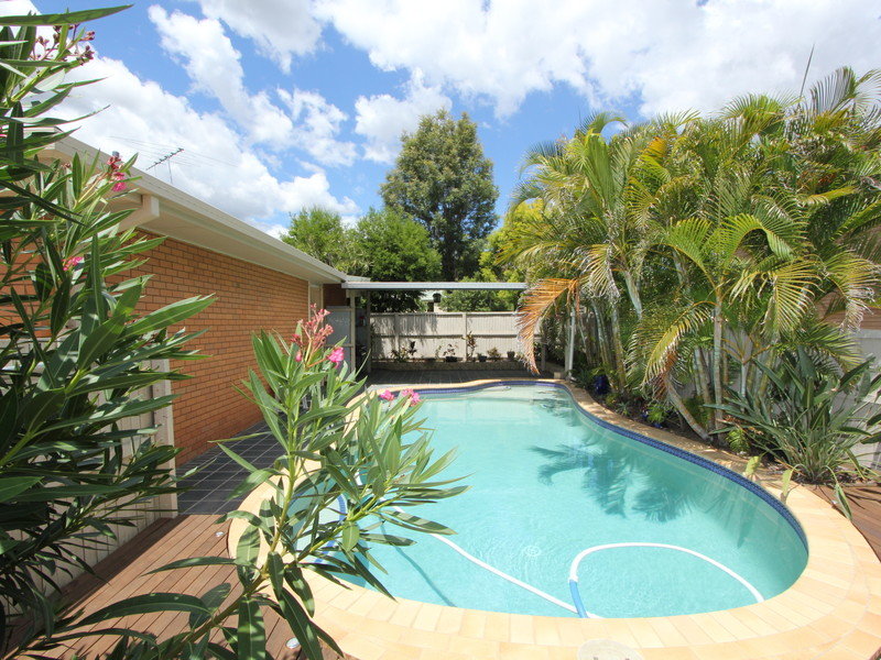 18 Cullen Street, Bundamba, Qld 4304 - Property Details