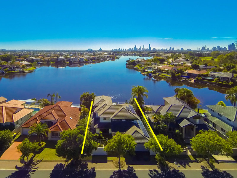 9 Clipper Boulevard, Clear Island Waters, QLD 4226