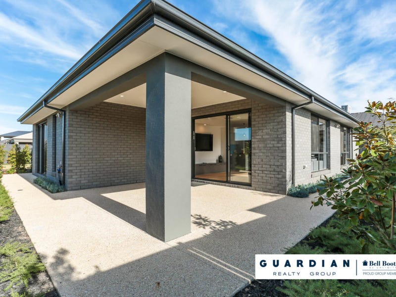 34 Murphy Street, Clyde North, Vic 3978