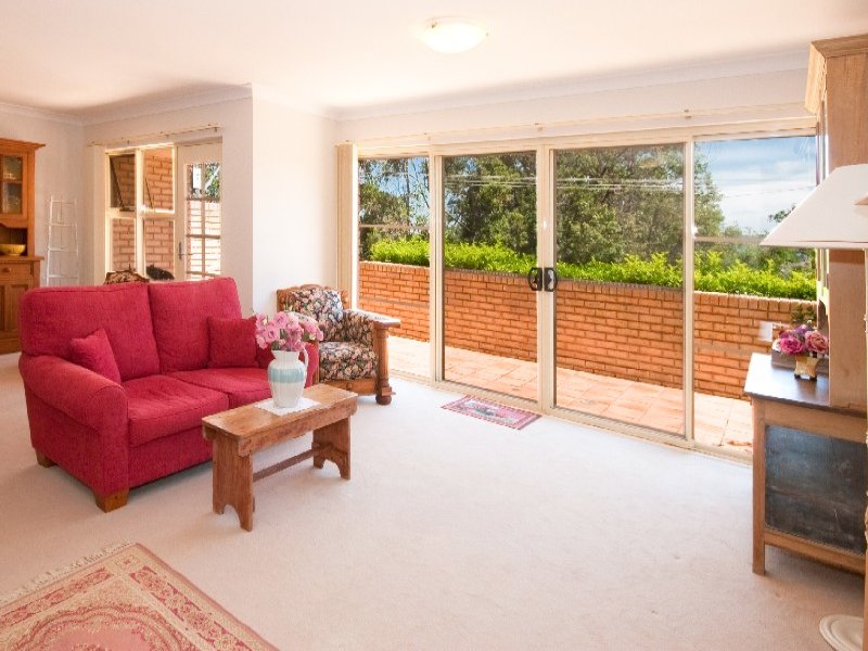 2/92 John Whiteway Drive, Gosford, NSW 2250 Property Details