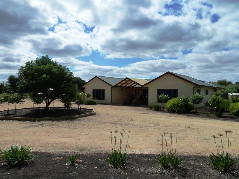 111 Badcoe Road, Loxton, SA 5333