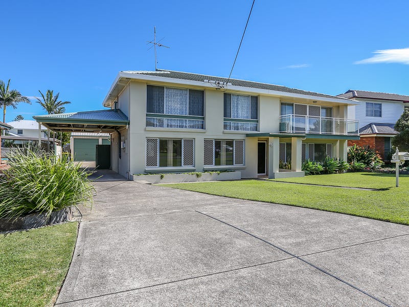 12 Macquarie Grove, Caves Beach, NSW 2281