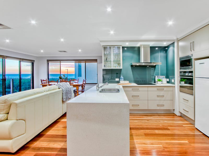 2/41 Young Street, Seacliff, SA 5049 Property Details