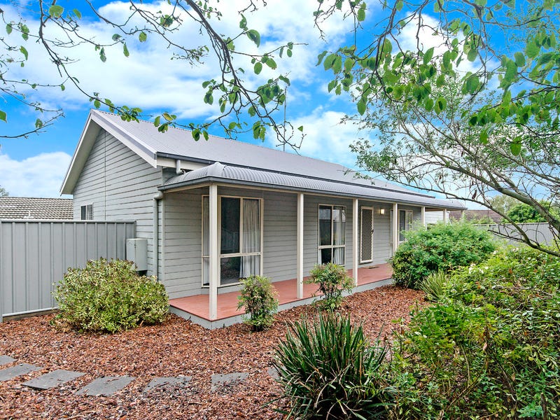 4/3 Stewart Street, Hamilton, VIC 3300