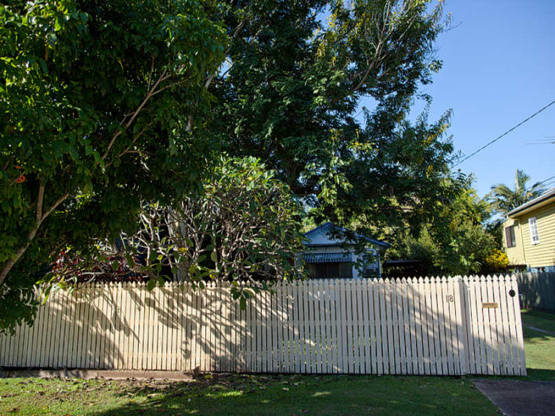 18 Perkins St, Sandgate, Qld 4017 Property Details