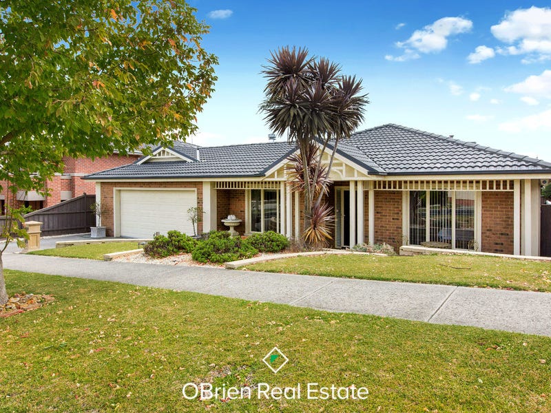 63 Skyline Way, Berwick, Vic 3806 Property Details