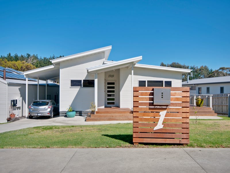 1 Warfe Drive, Lake Tyers Beach, VIC 3909