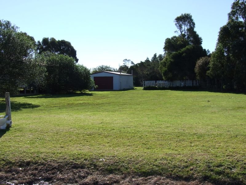 5 Tambo Blvd. Tambo Bay, Metung, Vic 3904 Property Details