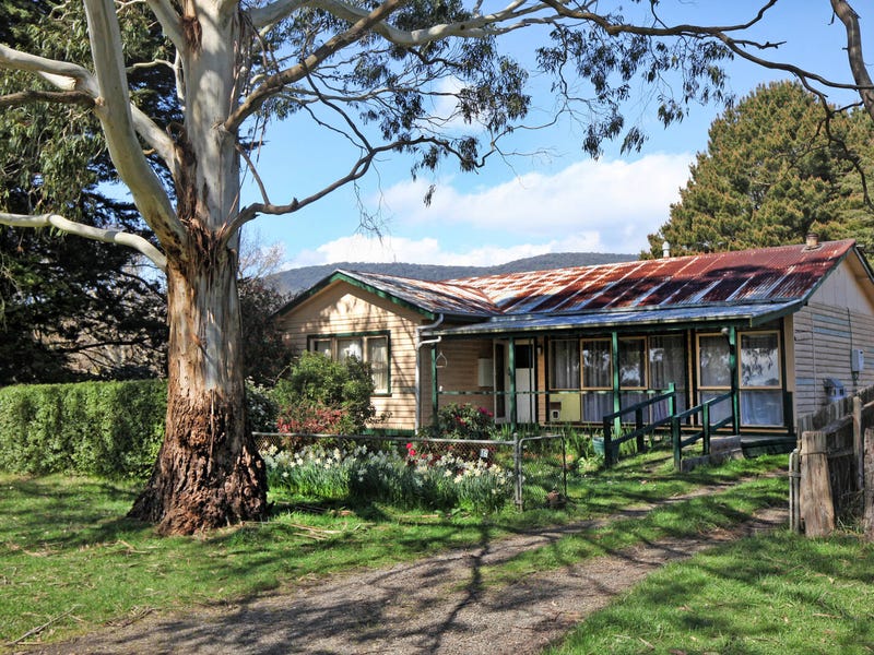 16 Plants Lane, Woodend, Vic 3442 Property Details