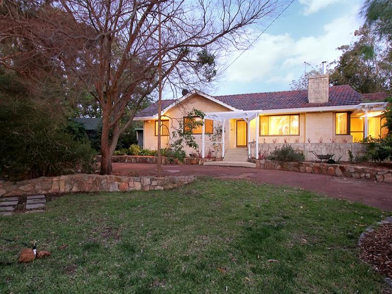 63 Lyndhurst Road, Kalamunda, WA 6076 Property Details
