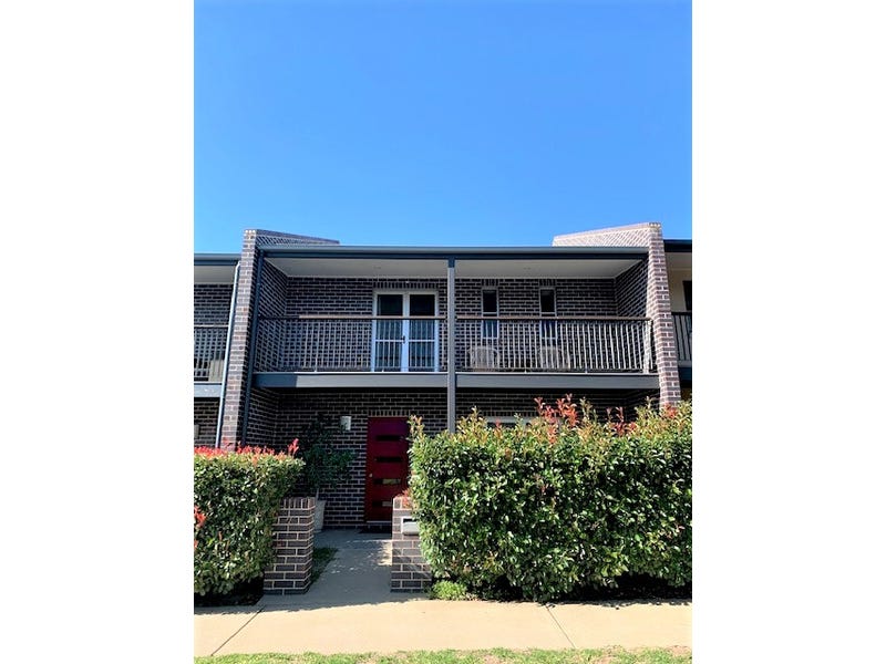 7 Boulevard Parade, Tamworth, NSW 2340 Townhouse for Rent