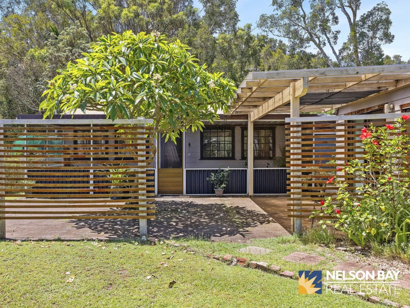13 Taylor Road, Taylors Beach, NSW 2316