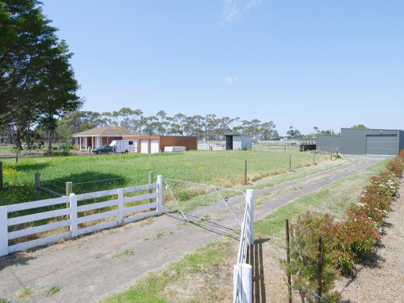 135 Lovely Banks Road, Lovely Banks, VIC 3213