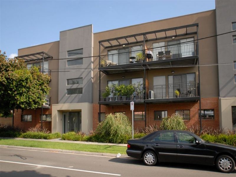 8/5 Churchill Street, Ringwood, Vic 3134 Property Details