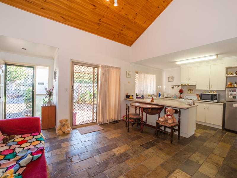 2/10 Branyan Street, Bundaberg West, Qld 4670