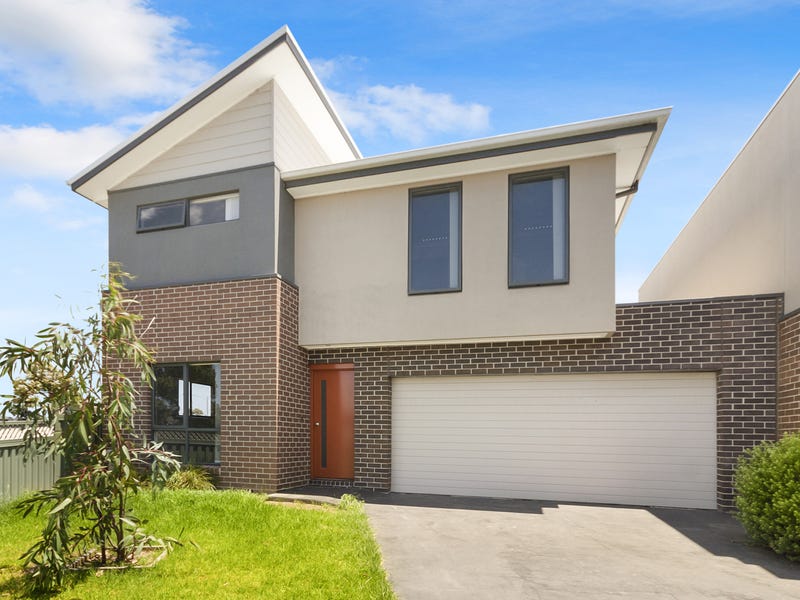 1/180 Henry Road, Pakenham, Vic 3810 Property Details