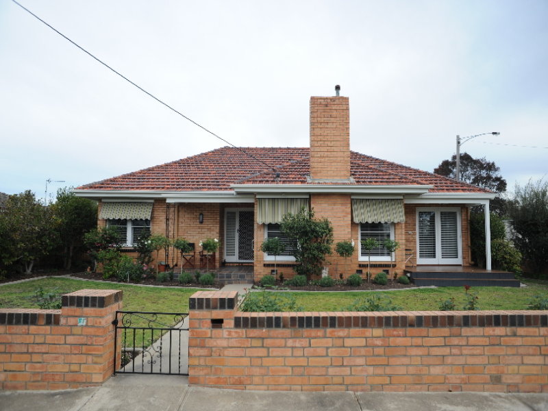 6 McCulloch Street, Bairnsdale, Vic 3875 Property Details